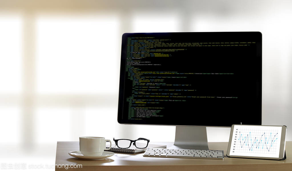 工作筆記本計(jì)算機(jī)移動(dòng)應(yīng)用軟件的開發(fā)人員團(tuán)隊(duì) 計(jì)算機(jī)軟件開發(fā)及應(yīng)用